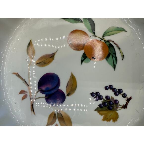 Royal Worcester Evesham flan dish - made in England -approx 9"diameter - Picture 5 of 7